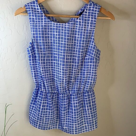 𝅺gap peplum top Sleeveless unique back design blue checked silky material - Picture 1 of 7